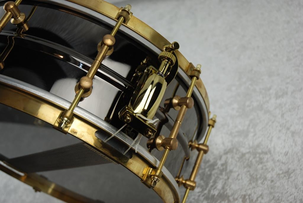 NIEUW!  Steeldrum Brass black nickle met tas 14x5,5 inch, Muziek en Instrumenten, ., Drums of Percussie, Nieuw, Ophalen of Verzenden