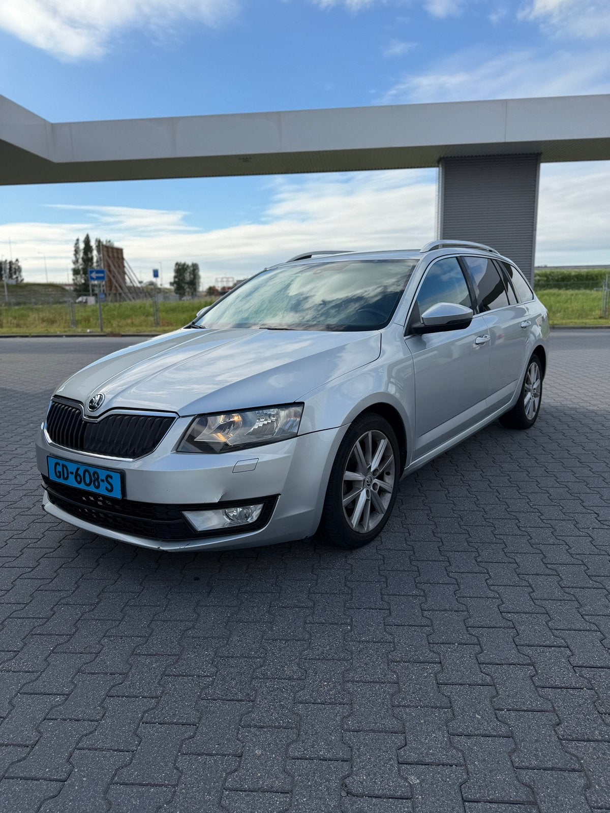 Skoda Octavia Taxi klaar 1.6 TDI 77KW Combi Dsg-7 2015 Grijs, 4 cilinders, Origineel Nederlands, Particulier, 125 €/maand