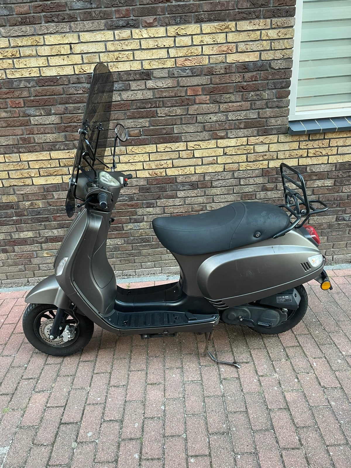 Riya RY50 2018, ZGAN bromscooter BTC Riva / AGM VX50 S, Zo goed als nieuw, Benzine, Ophalen, Overige merken