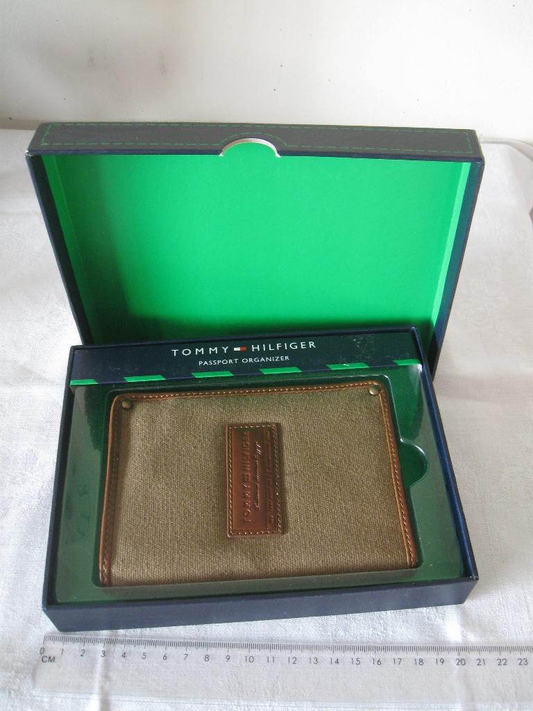 TOMMY HILFIGER portemonnee pasjeshouder passport organizer, Sieraden, Tassen en Uiterlijk, Portemonnees, Ophalen of Verzenden