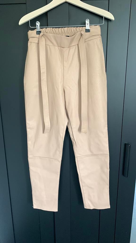 Chastar broek maat 38, Kleding | Dames, Maat 38/40 (M), Beige, Ophalen of Verzenden, Zo goed als nieuw