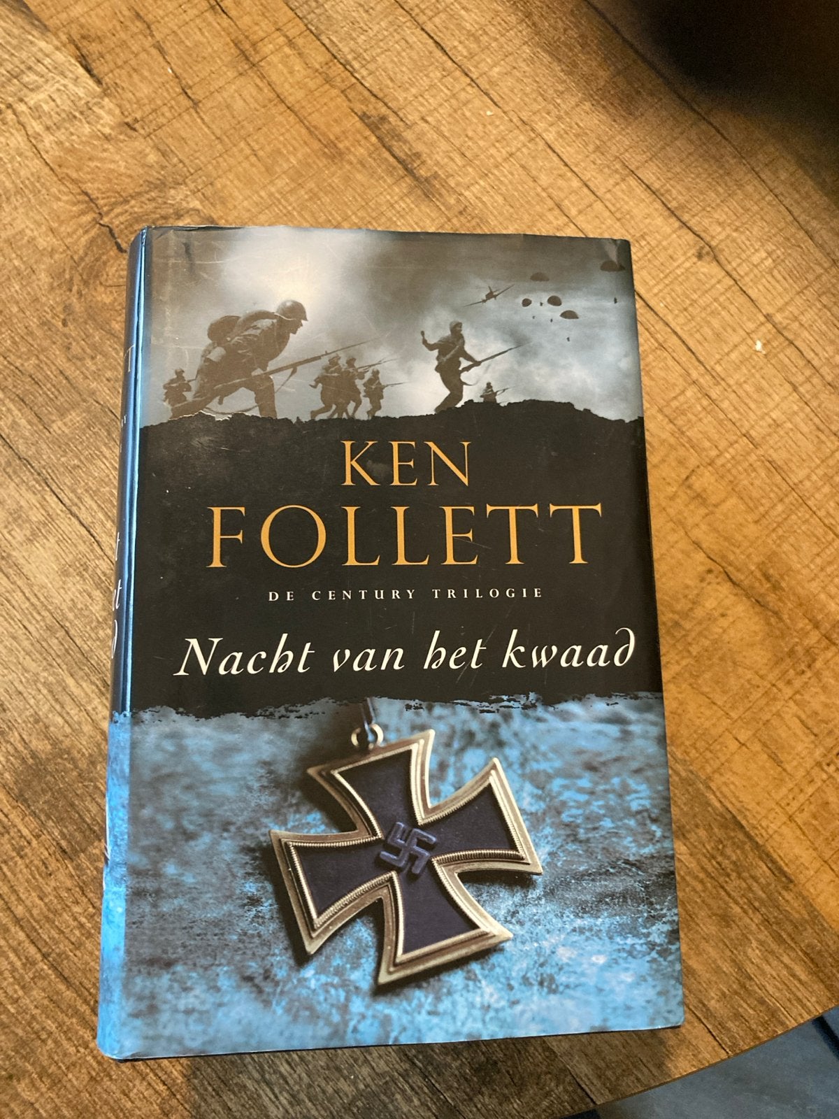 Ken Follett - Nacht van het kwaad (De Century Trilogie), Ophalen of Verzenden, Tweede Wereldoorlog, Gelezen, Algemeen
