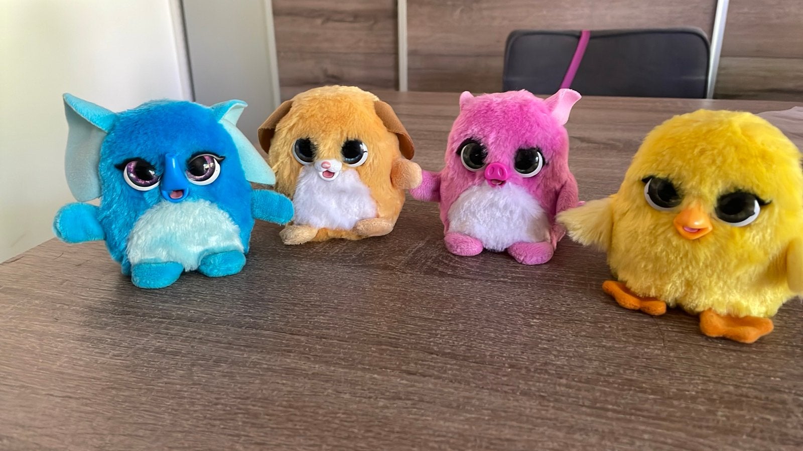 4  Verschillende kleuren Furby met geluid en licht!!, Ophalen of Verzenden, Zo goed als nieuw, Overige typen