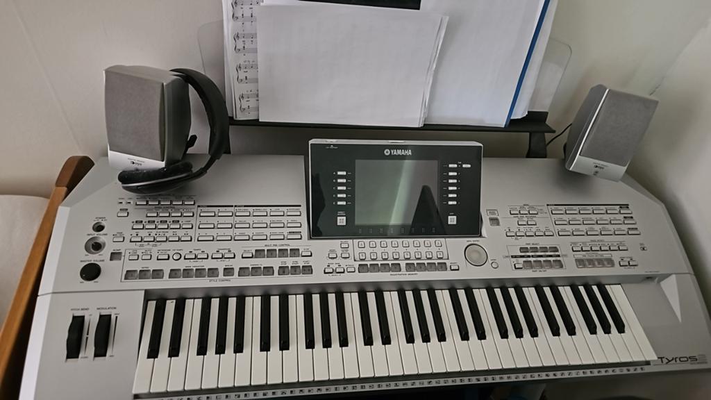 Yamaha Tyros 2 Workstation Keyboard - Zo goed als nieuw, Muziek en Instrumenten, Keyboards, 61 toetsen, Midi-aansluiting, Yamaha