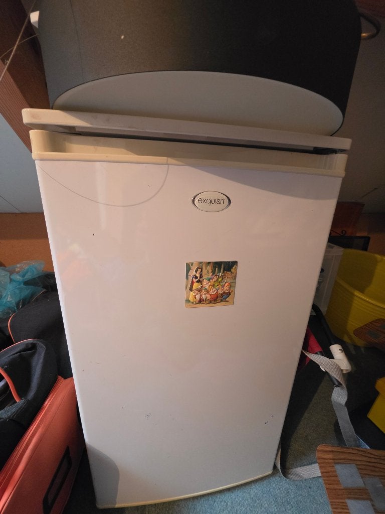 Nette Exquisit Tafelmodel Koelkast met Vriesvak, Witgoed en Apparatuur, 100 tot 150 liter, Zo goed als nieuw, Met vriesvak, Ophalen