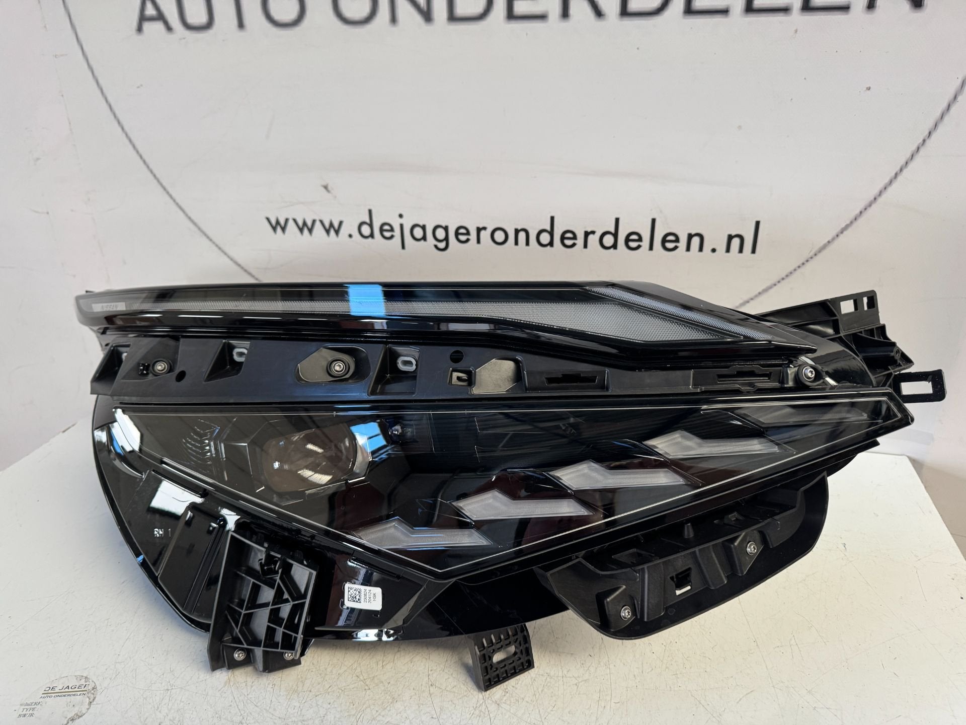 NISSAN QASHQAI J12 FACELIFT LED KOPLAMP RECHTS 26010HN25A, Auto-onderdelen, Nissan Motor Co., Ltd., Takashima 1-chome 1-1
220-8686  Yokohama