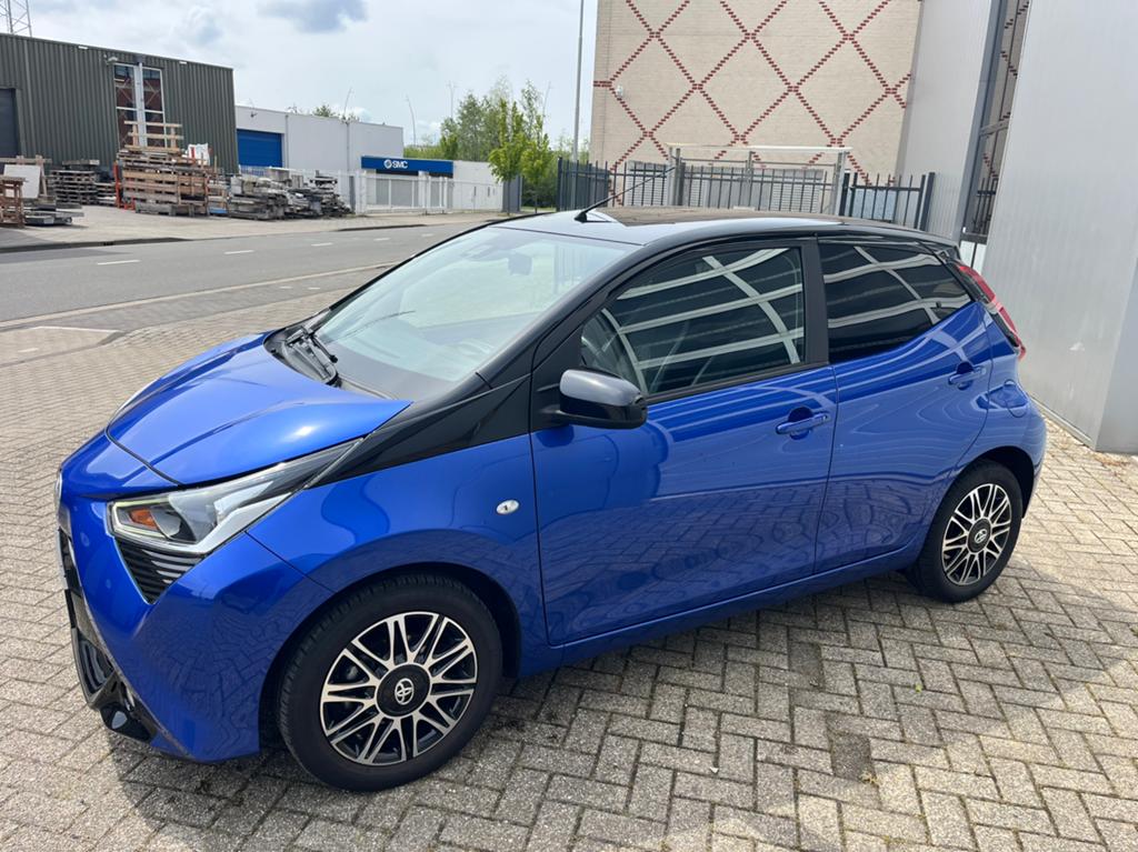 Toyota Aygo 1.0 Vvt-i 72pk 5D 2021 Blauw SLECHTS 31.000km, Auto's, Voorwielaandrijving, Lichtsensor, Origineel Nederlands, Handgeschakeld