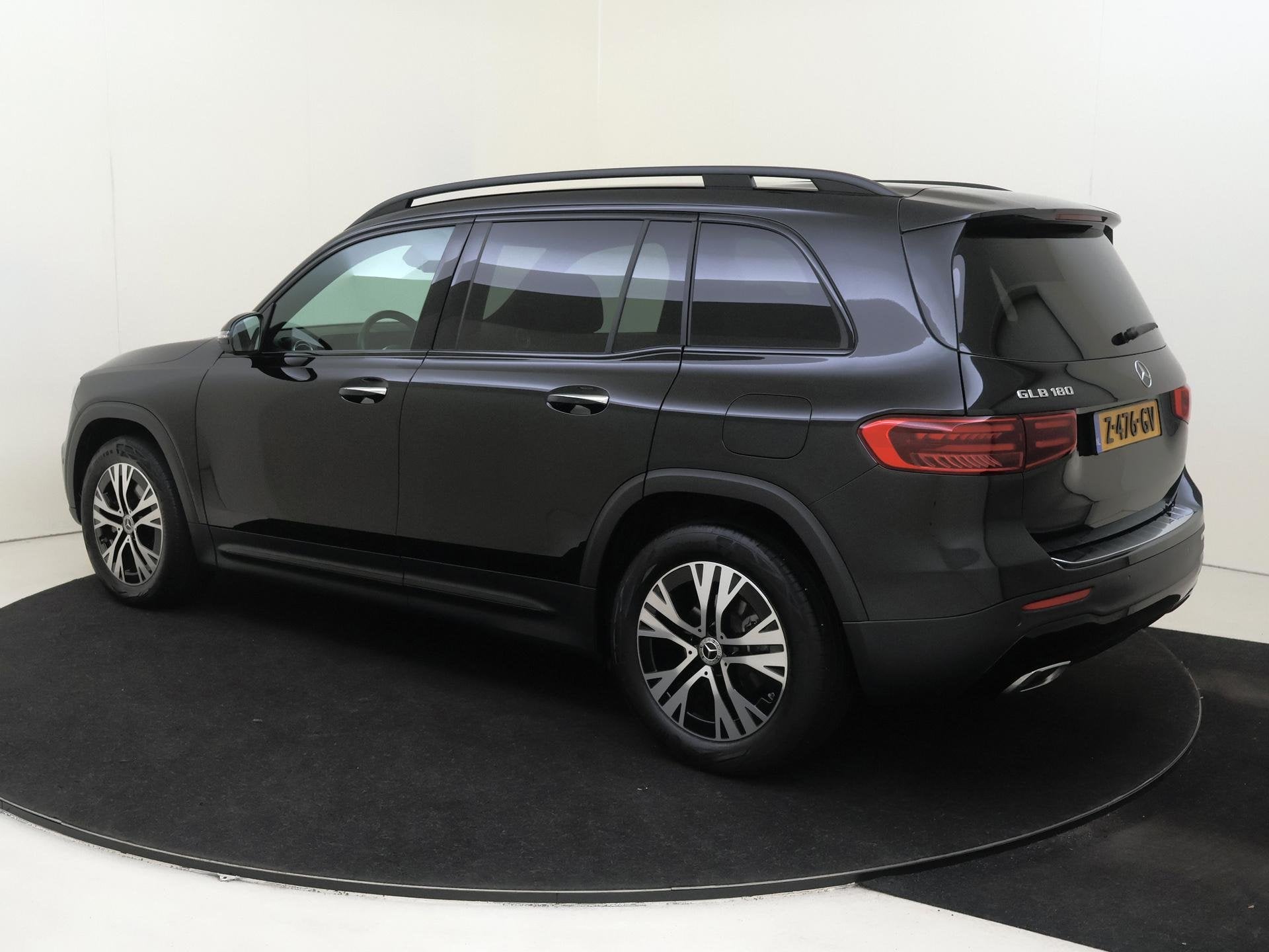 Mercedes-Benz GLB 180 Luxury Line / Night/ Sfeerverlichting/, Auto's, 136 pk, Gebruikt, 4 cilinders, Zwart