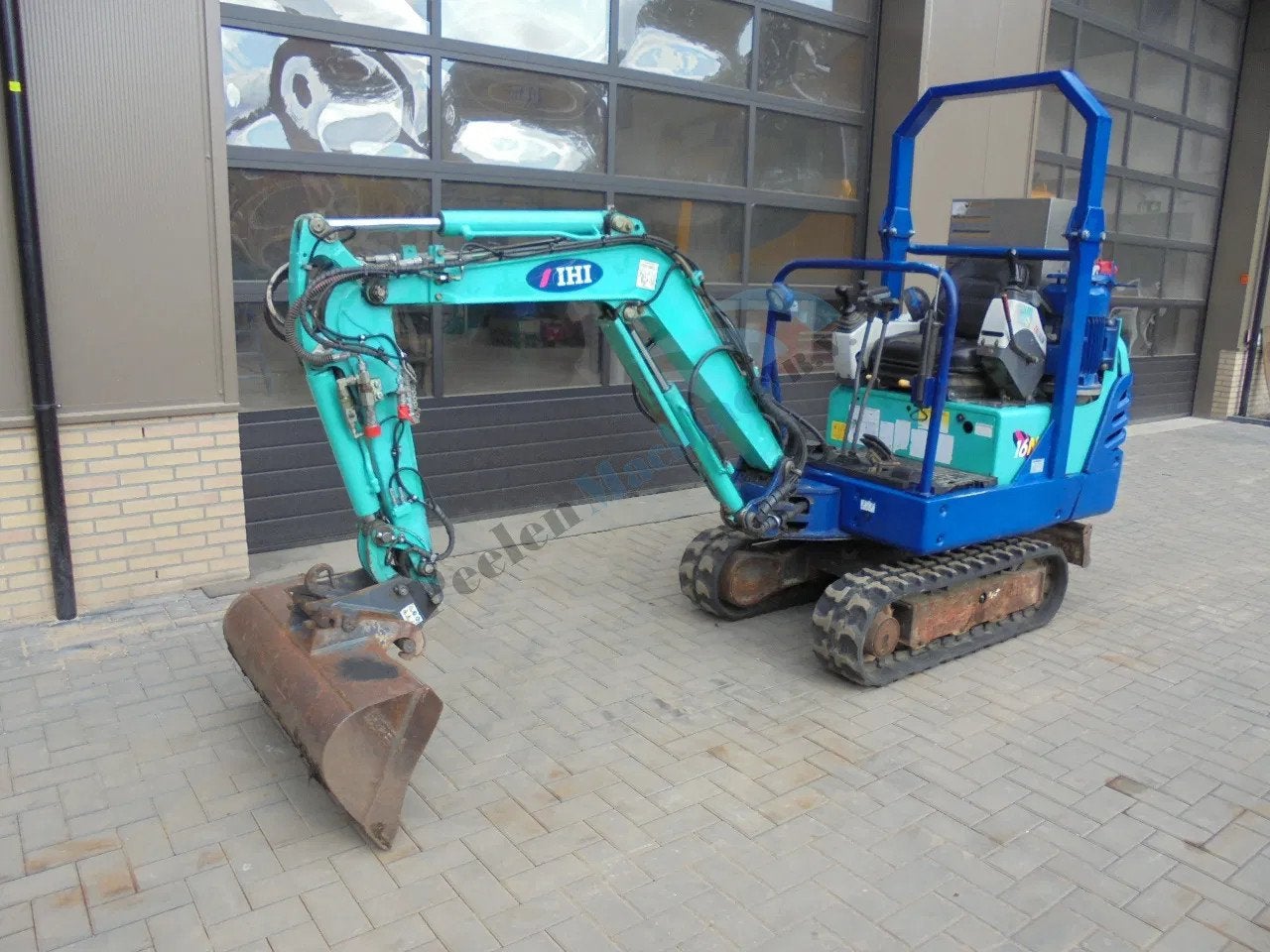 IHI 16N (bj 2003), Graafmachine
