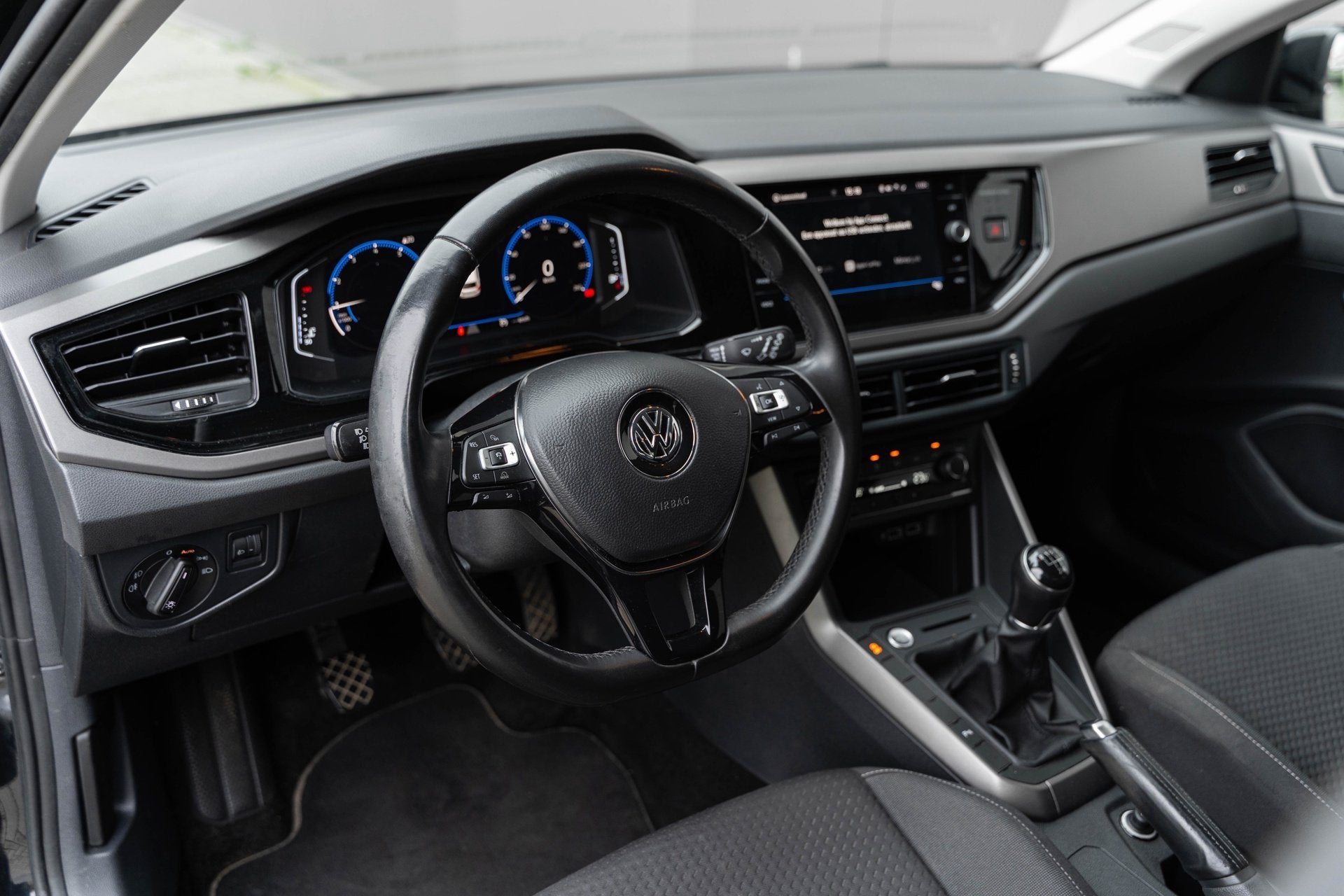 Volkswagen Polo 1.0 TSI Highline 95PK VIRTUAL/KEYLES/ACC/PDC, Voorwielaandrijving, Stof, Gebruikt, Zwart