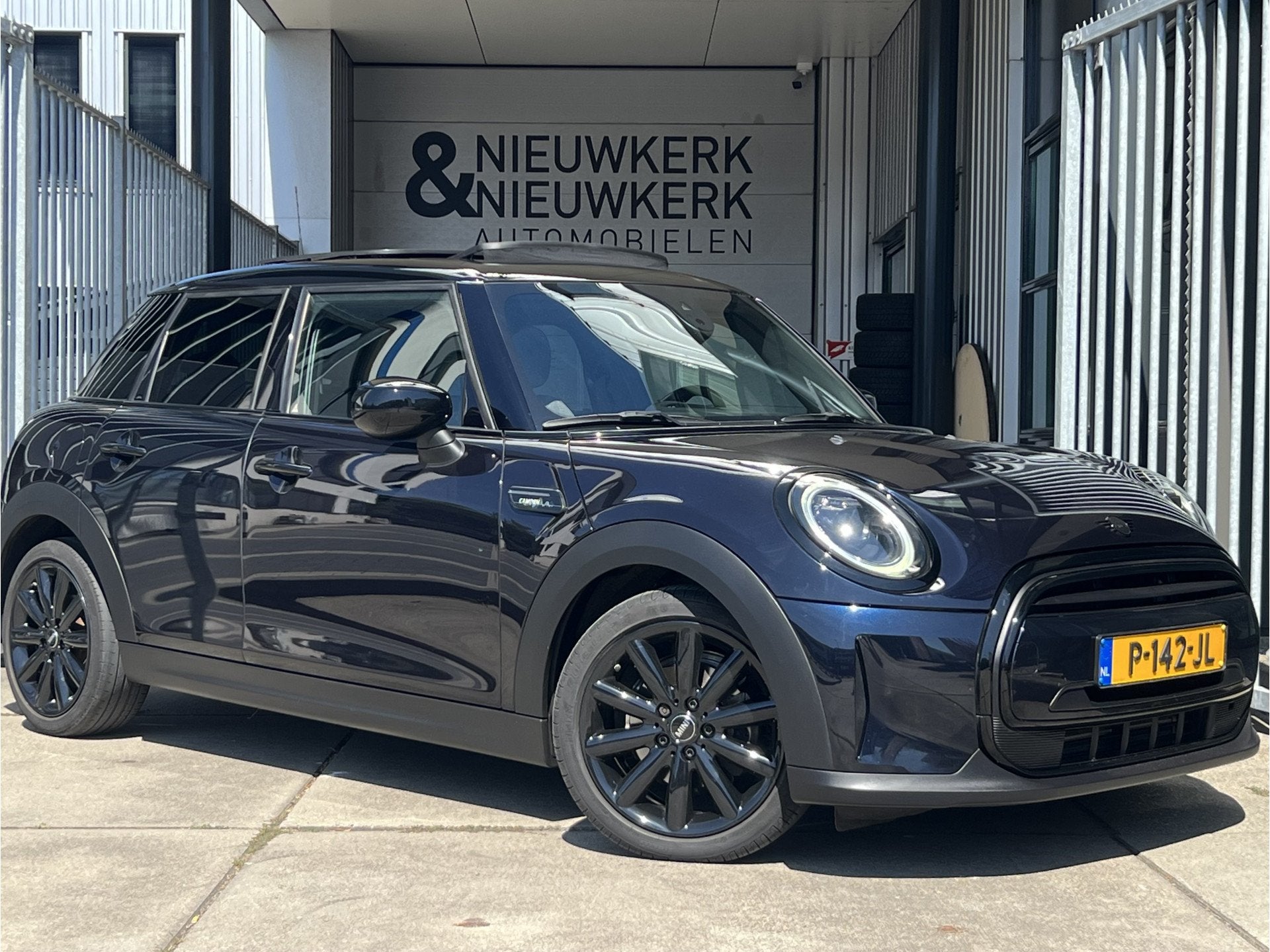MINI 5-deurs 1.5 Cooper Camden Plus Edition | AUTOMAAT | SCH, 136 pk, Gebruikt, Met garantie (alle), Blauw