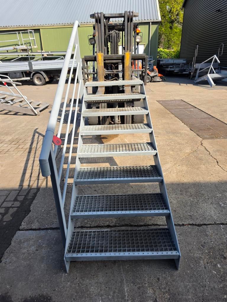 Stalen trap grijs. Hoog 1,1 mtr. Nor046, Ophalen