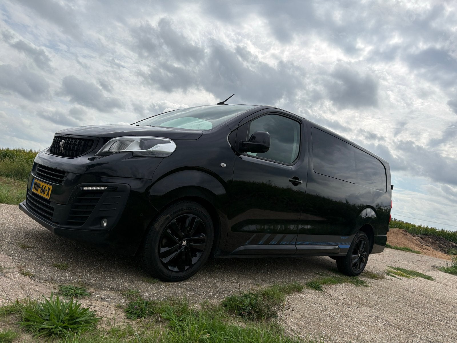 Peugeot Expert Sport 2.0 180pk NIEUWE MOTOR! Aut.8 versn., Auto's, Dealer onderhouden, 4 cilinders, Zwart, Diesel