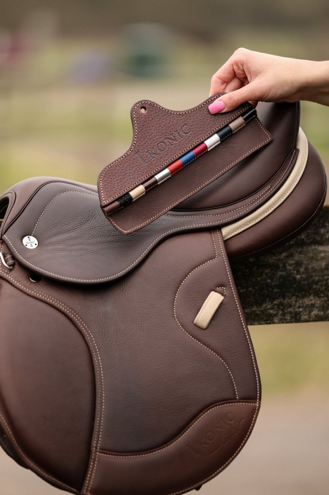 Ikonic pony zadels uit voorraad & custom | SR Horseproducts, Dieren en Toebehoren, Ophalen of Verzenden, Nieuw, Dressuur