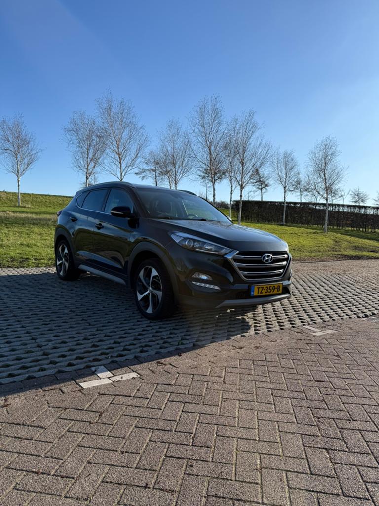 Hyundai Tucson 1.6 GDi 2018 carplay 19” velgen + trekhaak, Auto's, Voorwielaandrijving, 4 cilinders, Origineel Nederlands, 75 €/maand