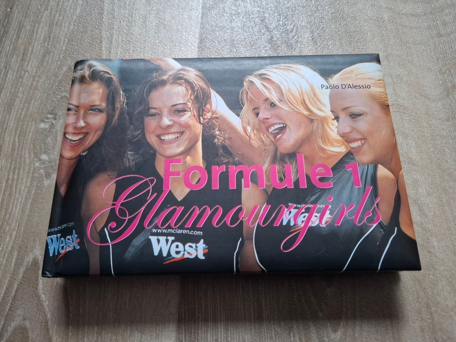boek Formule 1 " Glamourgirls ", Ophalen of Verzenden, Zo goed als nieuw, Formule 1
