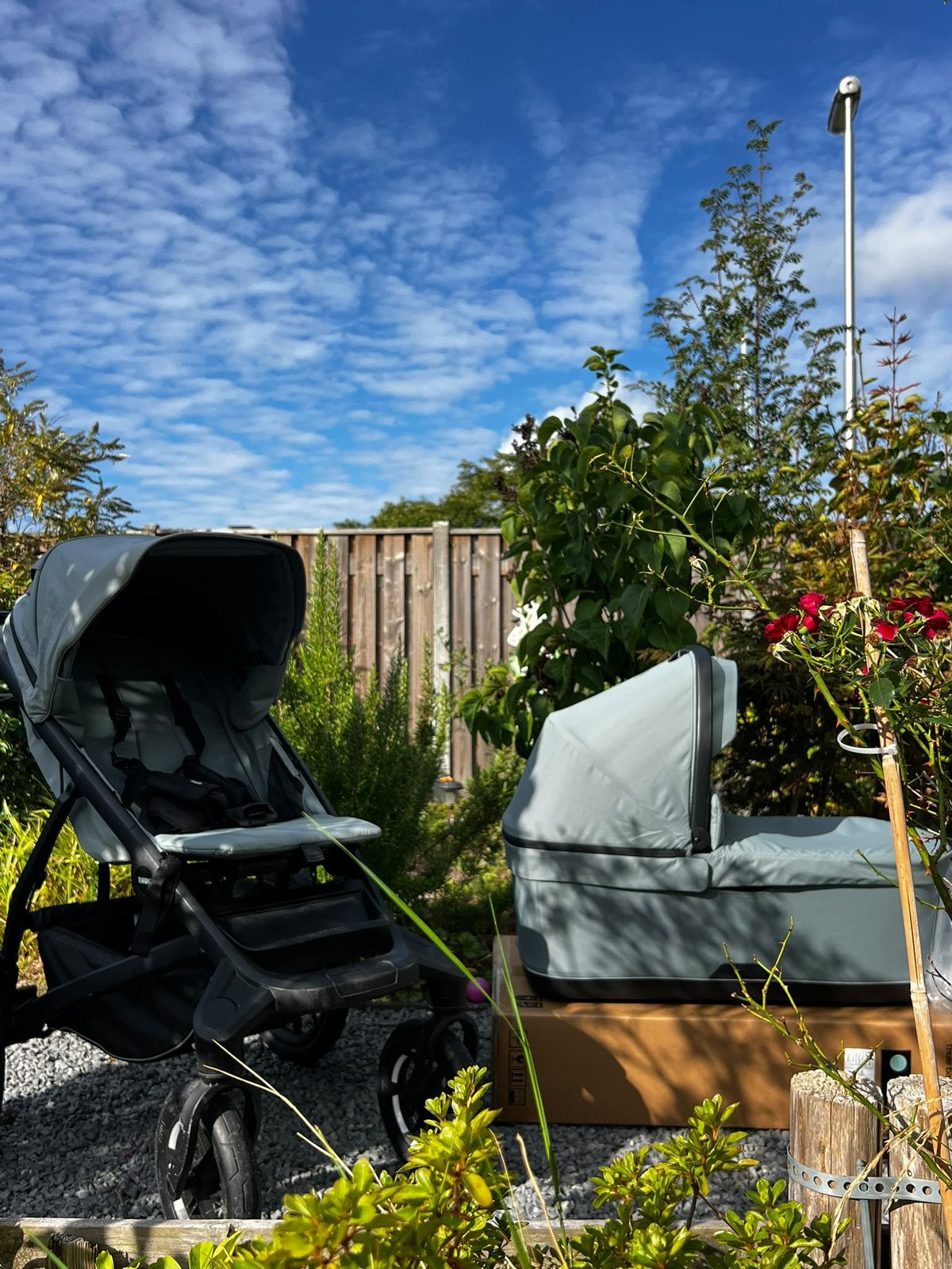 Thule Urban Glide 4 wheels, wieg en zitje, Kinderen en Baby's, Luchtbanden, Zo goed als nieuw, Combiwagen, Ophalen
