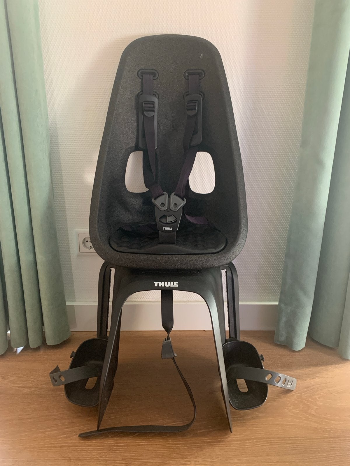 Thule Yepp Nexxt Maxi Achterop Zwart, Fietsen en Brommers, Achterzitje, Ophalen, 15 t/m 25 kg, Gebruikt