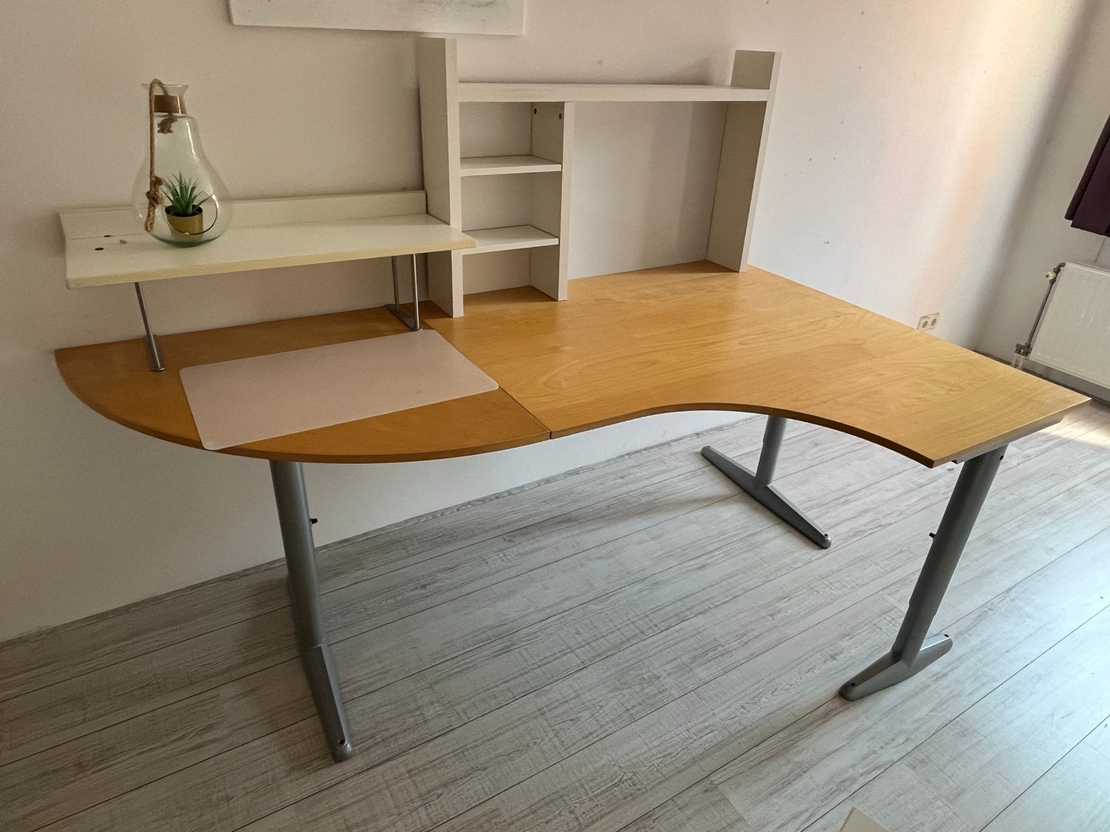 Hoekbureau met opzetstuk - Licht hout en wit, Huis en Inrichting, Bureaus, Ophalen, Opbergruimte, Gebruikt, Hout
