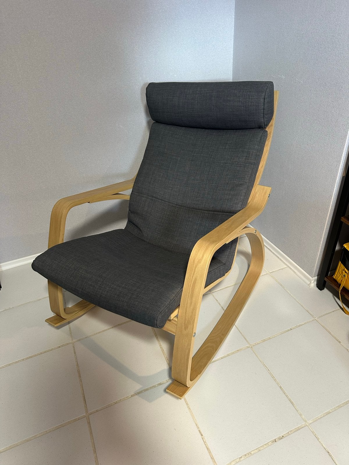 Ikea POÄNG schommelstoel met donkergrijze kussens, Ophalen, Gebruikt, Hout, Eén
