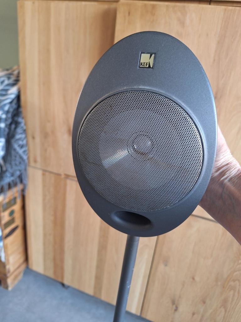 surround speakers.
Merk kef., Ophalen, Front, Rear of Stereo speakers, Overige merken