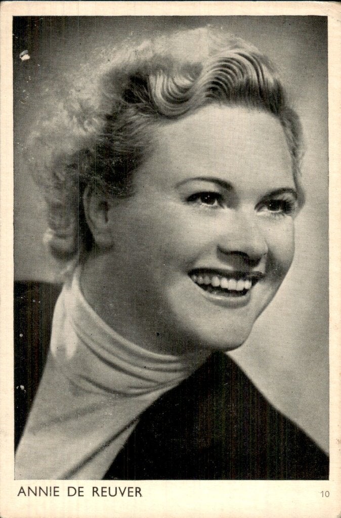 Annie de Reuver - Portret, Verzamelen, Ansichtkaarten | Nederland, Ophalen of Verzenden, 1940 tot 1960, Ongelopen, Noord-Brabant