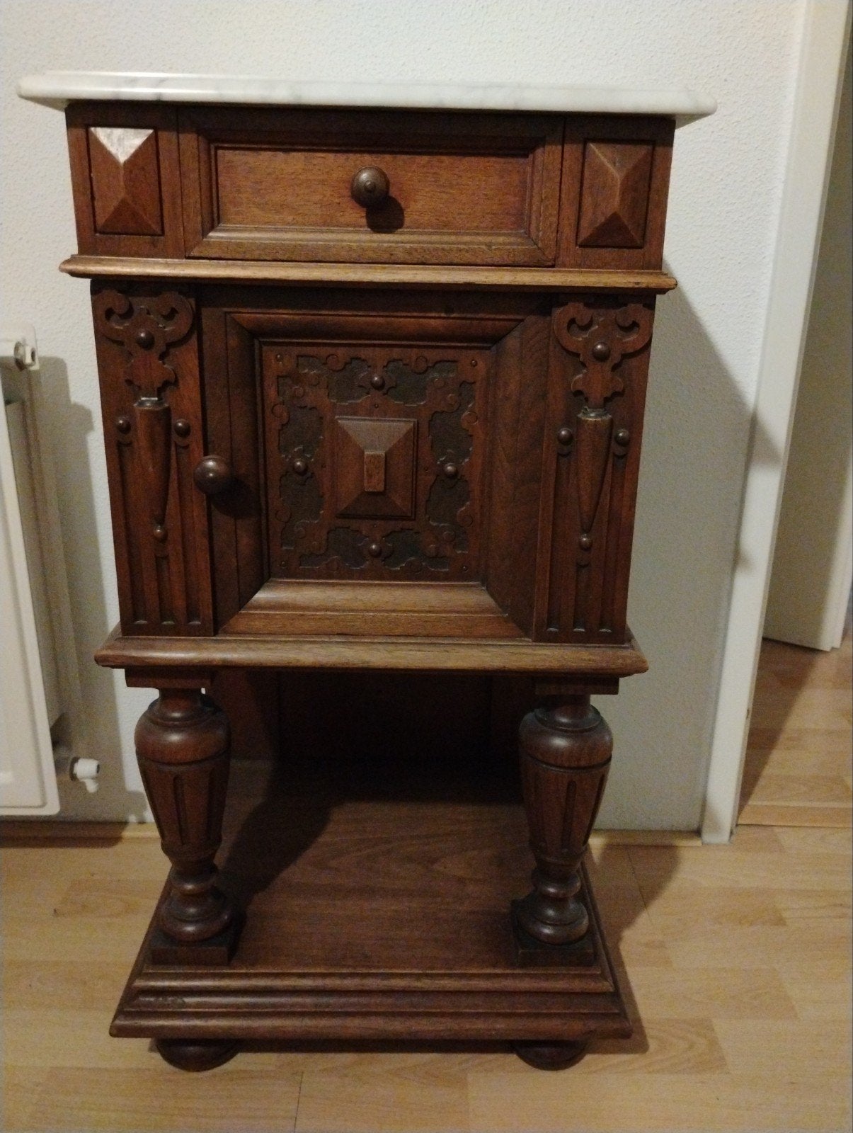 Antiek nachtkastje met marmeren blad - 47x37x80cm, Ophalen