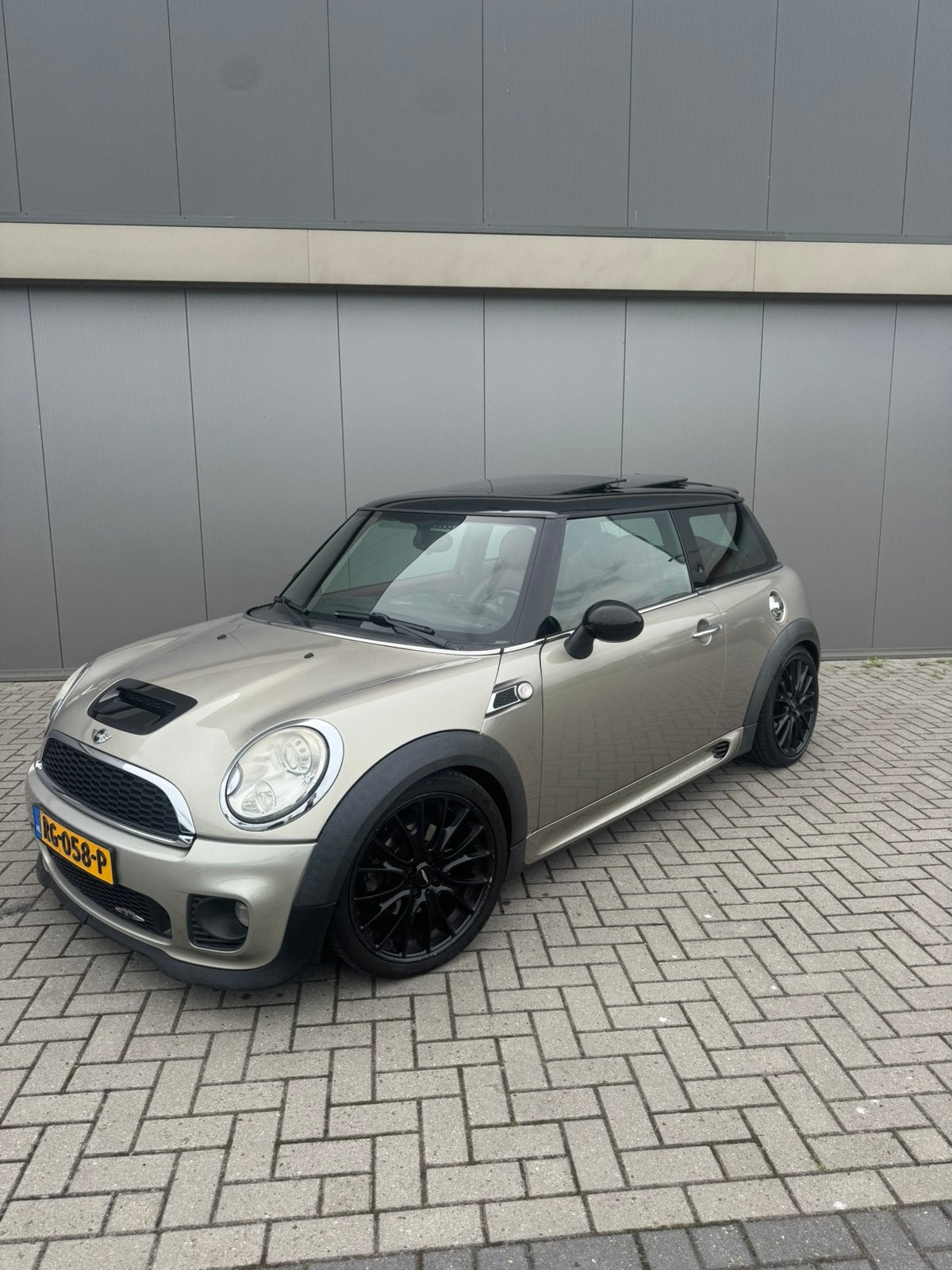 Mini 1.6 16V Cooper S 120KW 2009 Grijs, Voorwielaandrijving, 4 cilinders, 4 stoelen, Handgeschakeld
