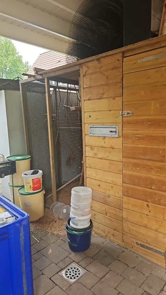 Te koop voliere, Dieren en Toebehoren, Ophalen of Verzenden, Gebruikt, Hout, Volière