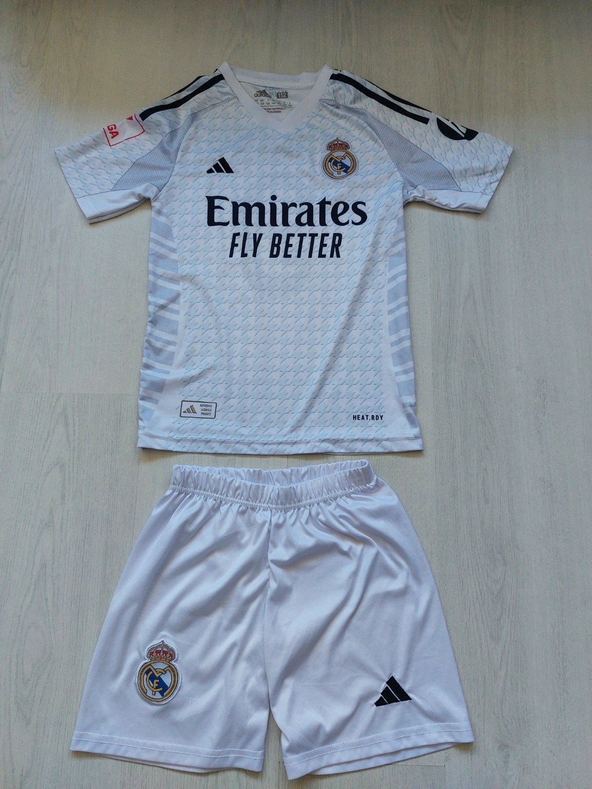 Real Madrid Thuisshirt en Broekje - Mbappe #9, maat 152, Ophalen, Gebruikt, Adidas, Jongen