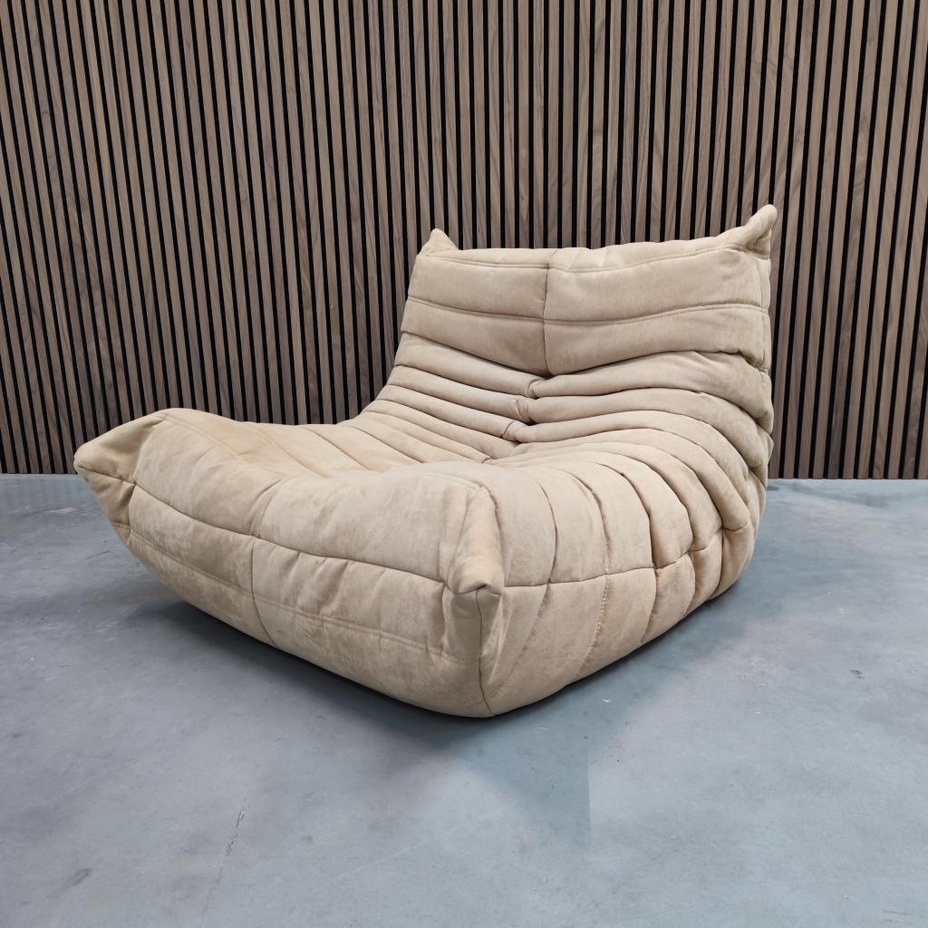 Ligne Roset Togo Fireside Chair 1-zits | Sand Alcantara, Ophalen of Verzenden