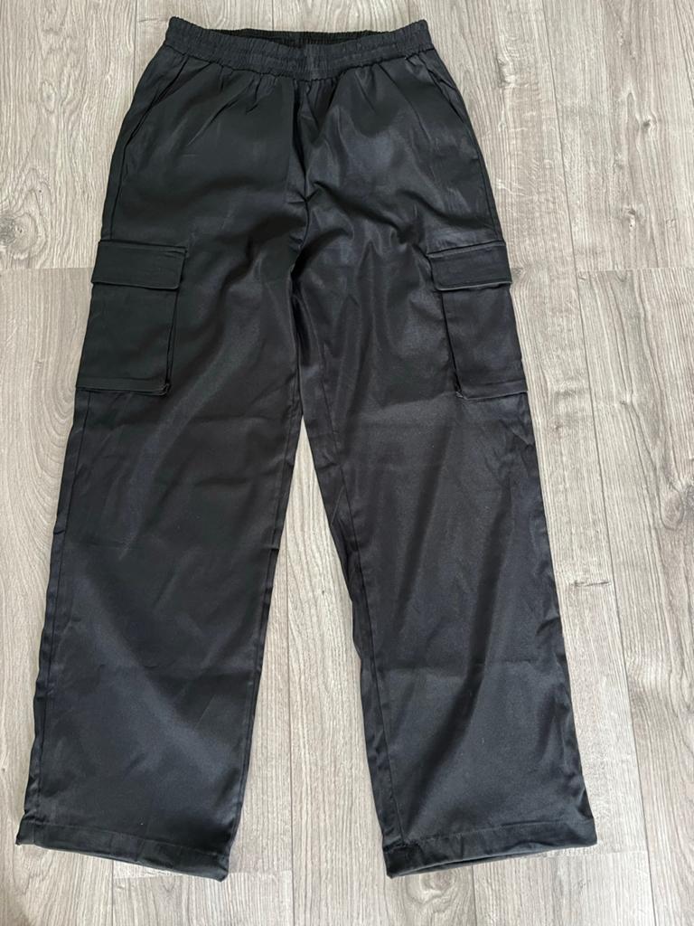ONLY Zwarte Cargo Broek Maat M, Maat 38/40 (M), Zwart, Ophalen of Verzenden, Zo goed als nieuw