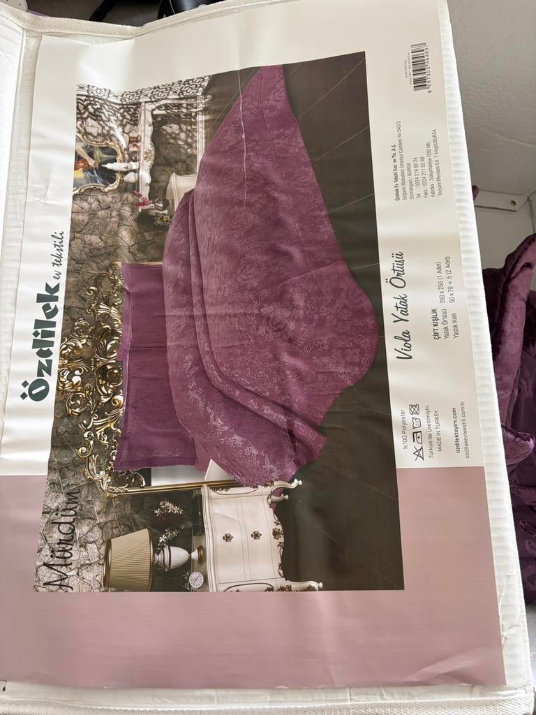 Ozdilek Bed sprei 260 x 250, Ophalen, Zo goed als nieuw