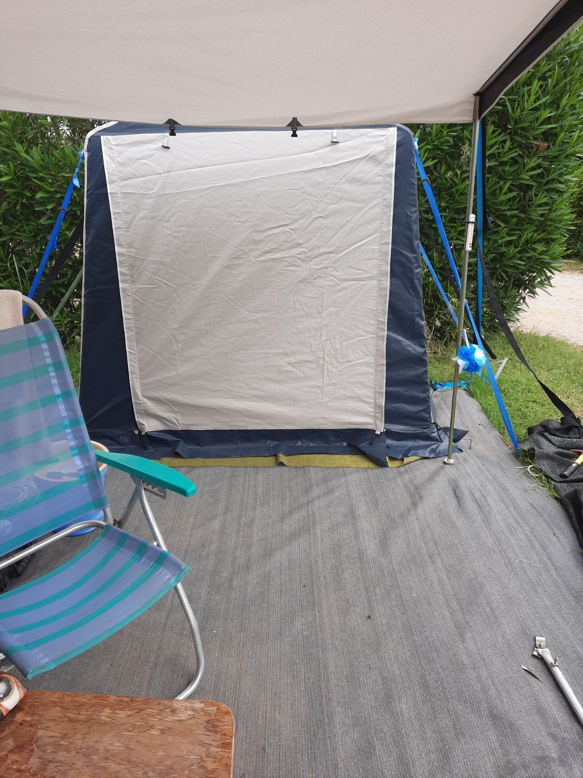 Compacte bijzettent/douchetent voor camping, Ophalen, Gebruikt, Tot en met 2