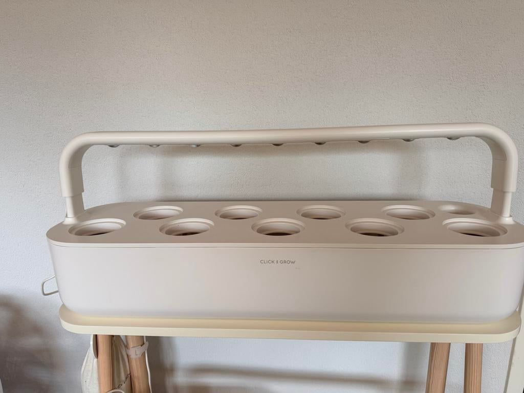 Click and Grow 27 Pod Smart LED Garden incl stand, Ophalen, Zo goed als nieuw