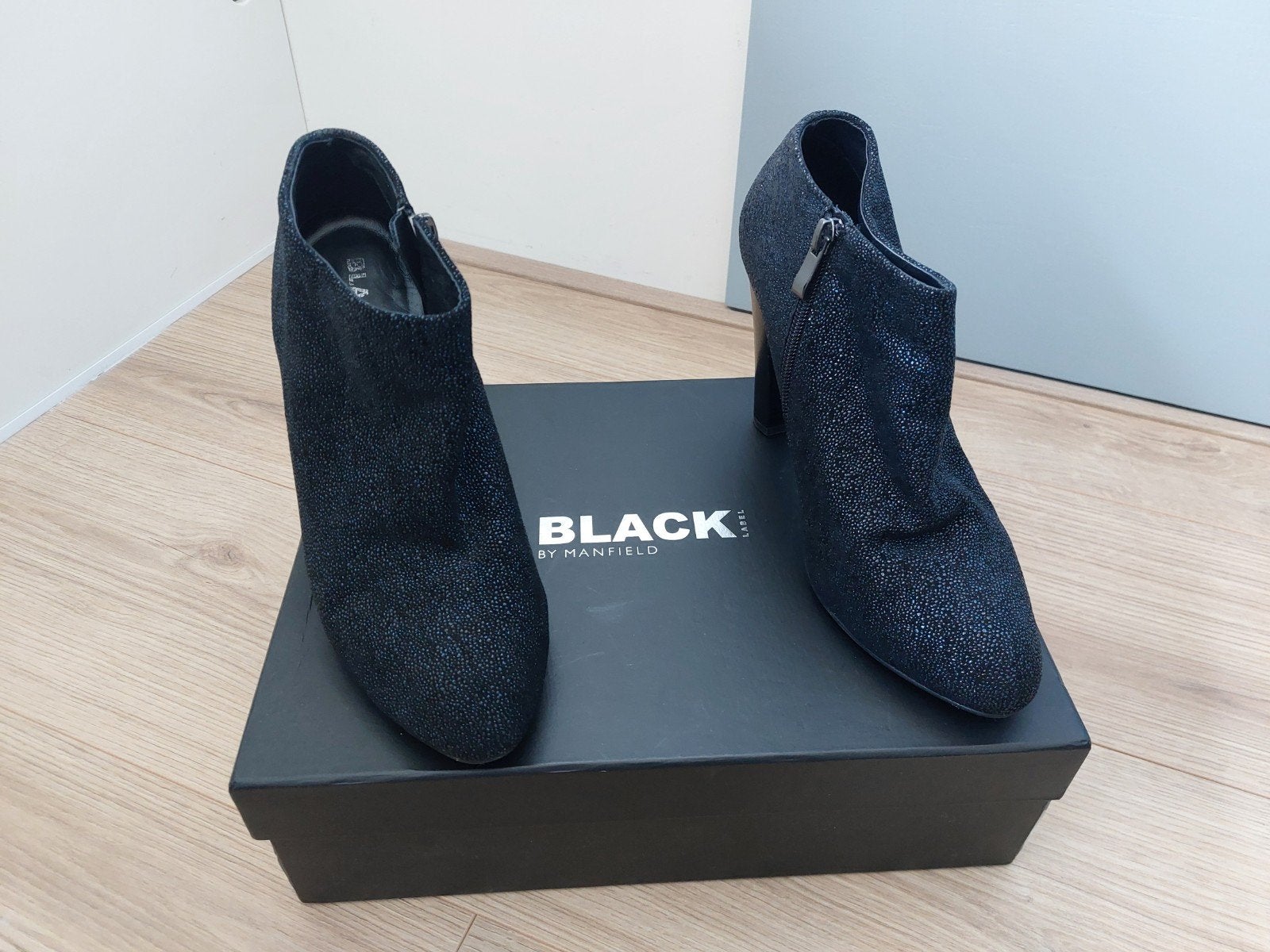 Manfield Black Label Enkellaarsjes Maat 40, Ophalen, Zwart, Lage of Enkellaarzen, Zo goed als nieuw