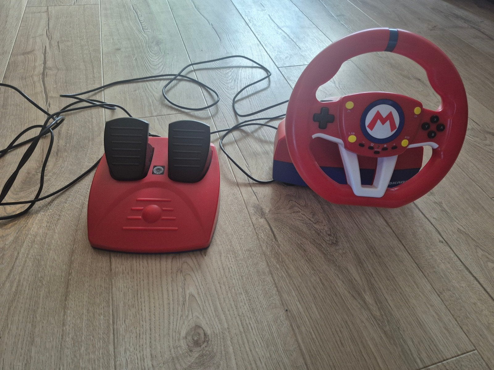 Mario Kart Racestuur met Pedalen voor Nintendo Switch, Racestuur, Nintendo, Zo goed als nieuw, Nintendo