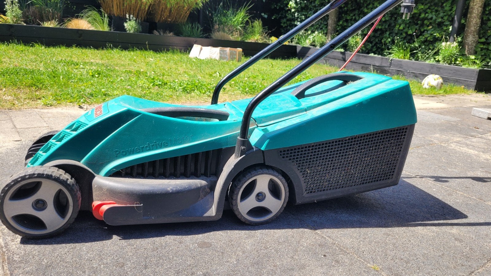 Elektrische grasmaaier van Bosch Rotak 32, Tuin en Terras, Grasmaaiers, Ophalen, Gebruikt