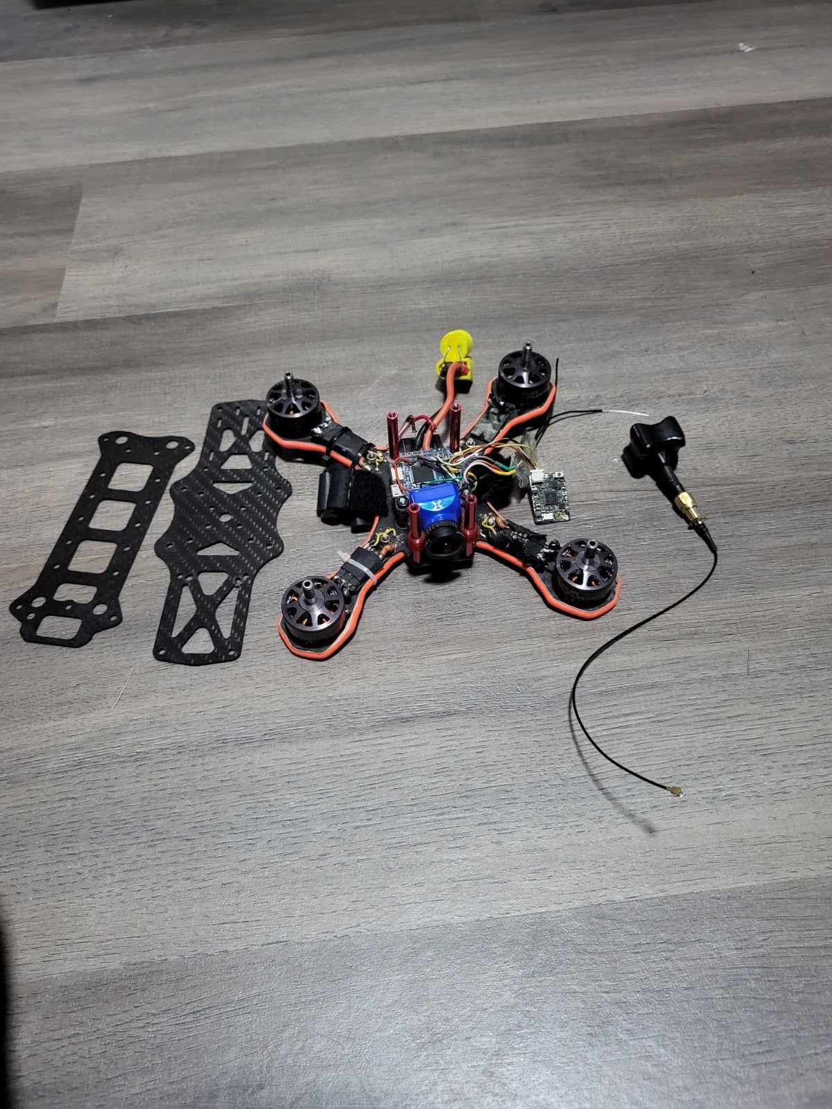 RACE Fpv drone. graag zo snel mogelijk weg, 250 tot 900 gram, Verlichting, Gebruikt, Basiskwaliteit