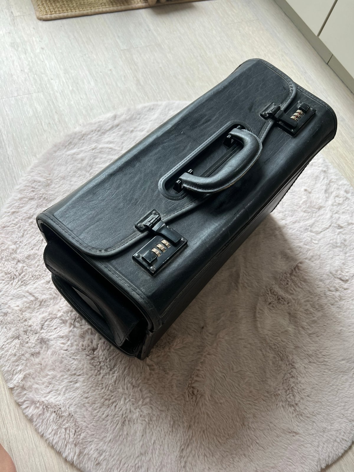 Lederen Pilotenkoffer 46x32 cm met Cijferslot, 40 tot 60 cm, 30 cm of meer, Gebruikt, Zwart