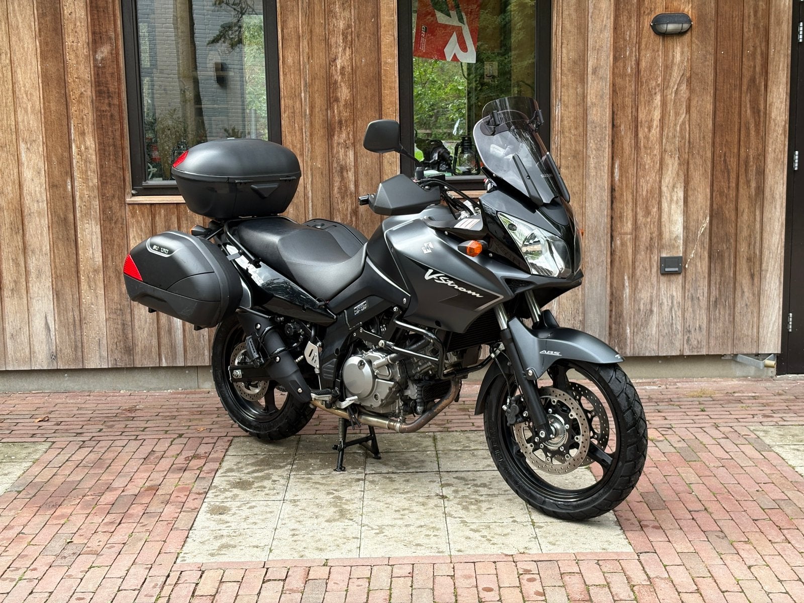 UNIEK NETJES | Suzuki V-Strom DL650 Rhino black | 11K KM, 2 cilinders, Occasion, Bedrijf, Meer dan 35 kW