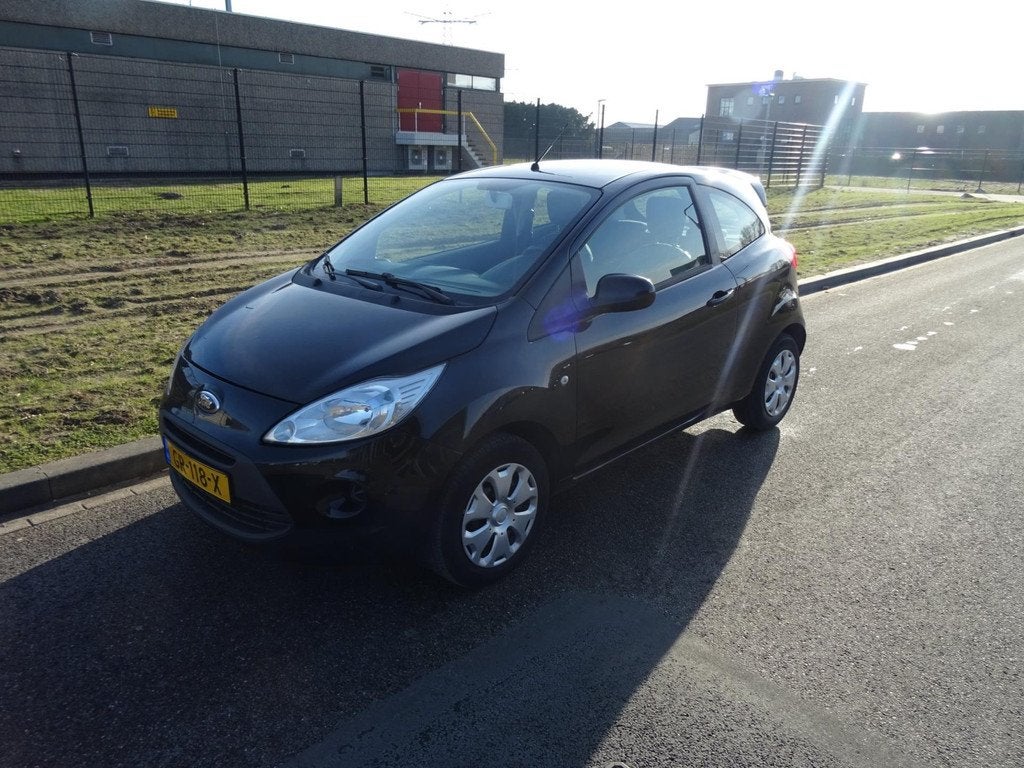 Ford Ka 1.2 Style start/stop, Voorwielaandrijving, Gebruikt, 4 cilinders, 4 stoelen