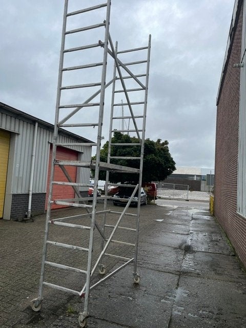 Aluminium rolsteiger 5 meter – steiger op wielen – compleet, Ophalen, Gebruikt