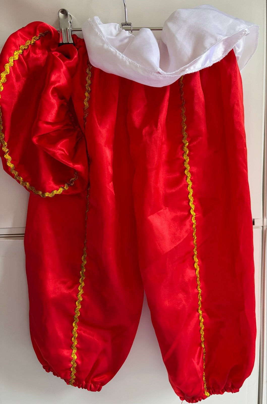 Rood Sinterklaas/Piet kostuum voor kinderen, Ophalen of Verzenden, Gebruikt, 122 t/m 128, Jongen of Meisje