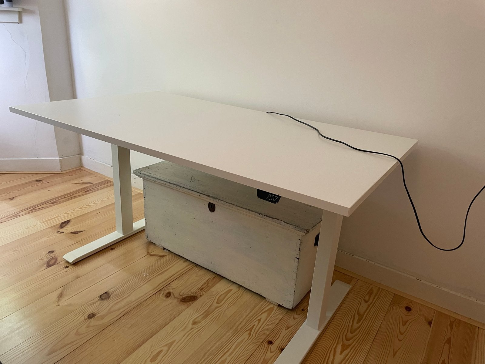 IKEA Zit-sta bureau - Elektrisch verstelbaar, Huis en Inrichting, Zit-sta bureau, Elektrisch, Spaanplaat of MDF, Ophalen of Verzenden