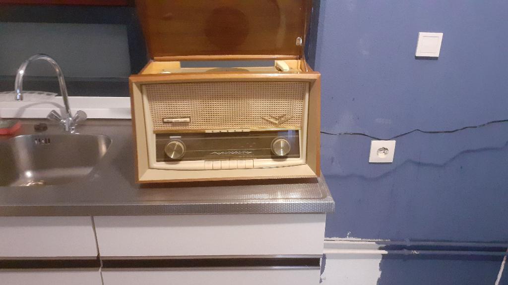 Erres radio antiek, Ophalen