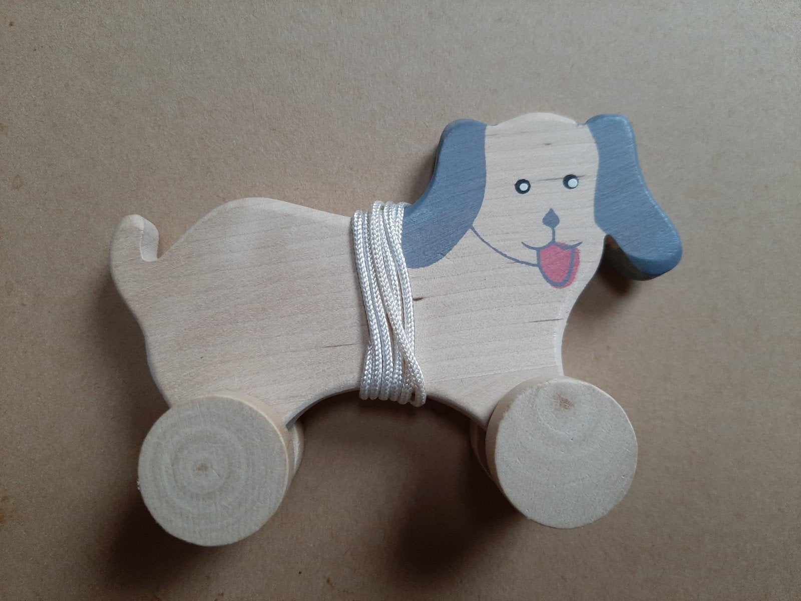 Houten hond en poes op wieltjes, Kinderen en Baby's, Speelgoed | Houten speelgoed, Ophalen of Verzenden, Nieuw, Overige typen