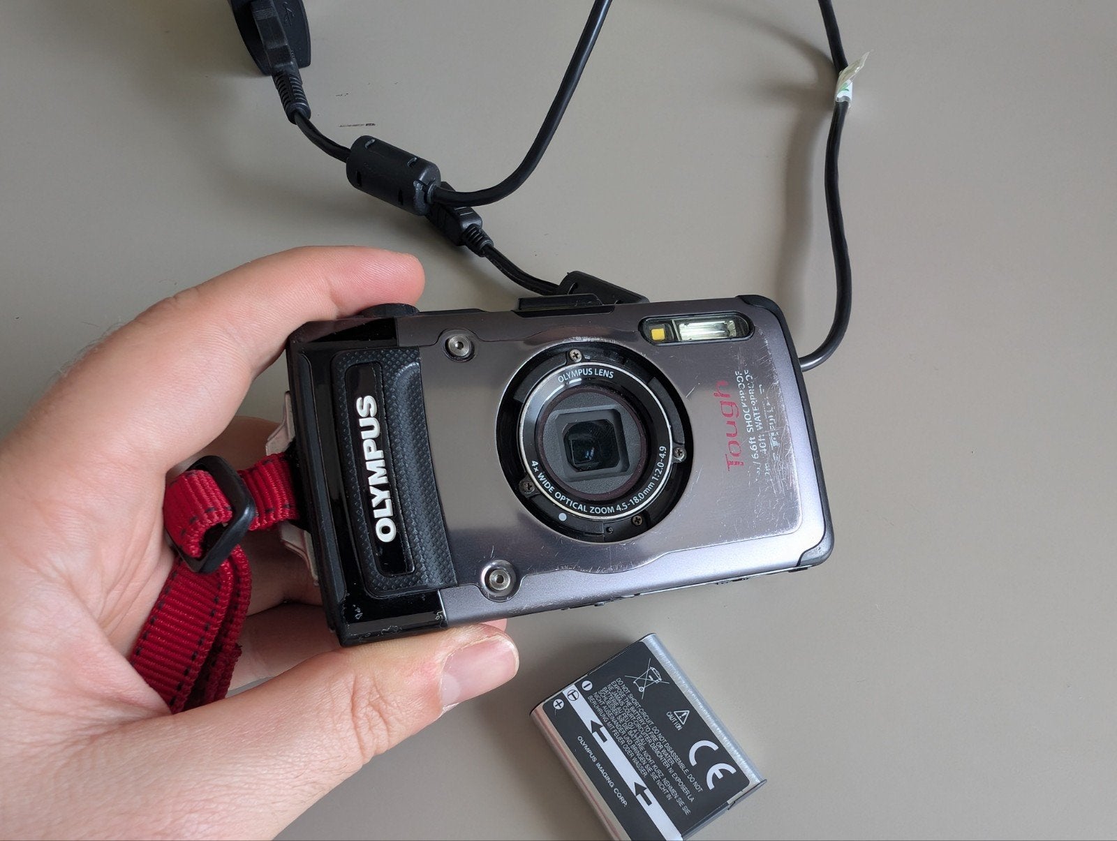 Olympus tough TG-1, Gebruikt, USB-kabel, 12 megapixels, Ingebouwde flitser