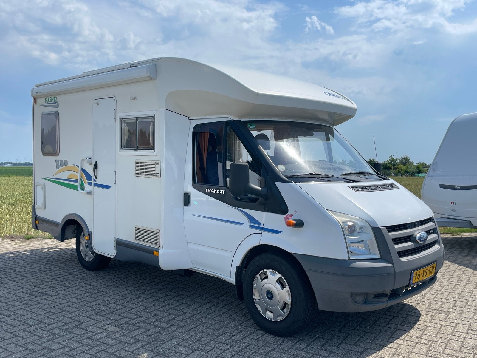 Chausson Flash 02 Zonnepanelen/Fietsendrager, Ford, Luifel, 5 tot 6 meter, Half-integraal