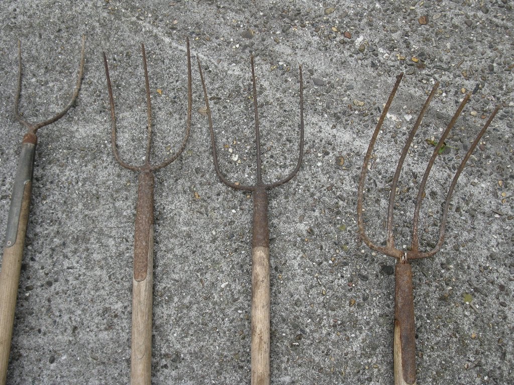 4 Hooivorken, Ophalen